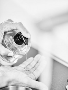 Onedaybaby – flüssige Handseife in der Anwendung 